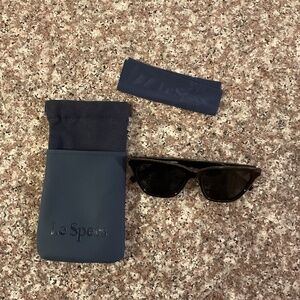Le Specs Sunglasses Unfaithful style Case included  New, never worn black